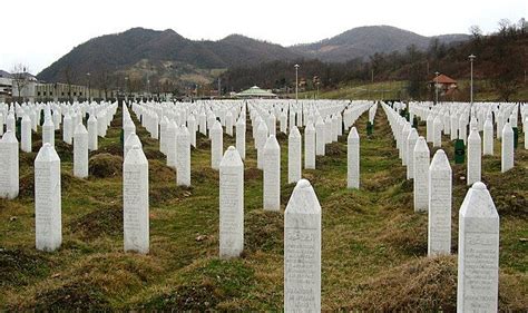 Bosnian police arrest 5 ex-Serb troops suspected of participating in the 1995 Srebrenica massacre